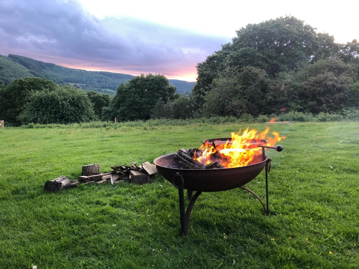 Black Mountains Glamping Hotel Абъргавени Екстериор снимка